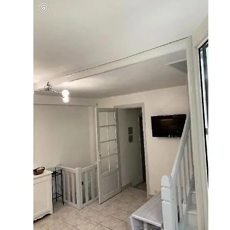 En Plein Centre De 89564 Apartment